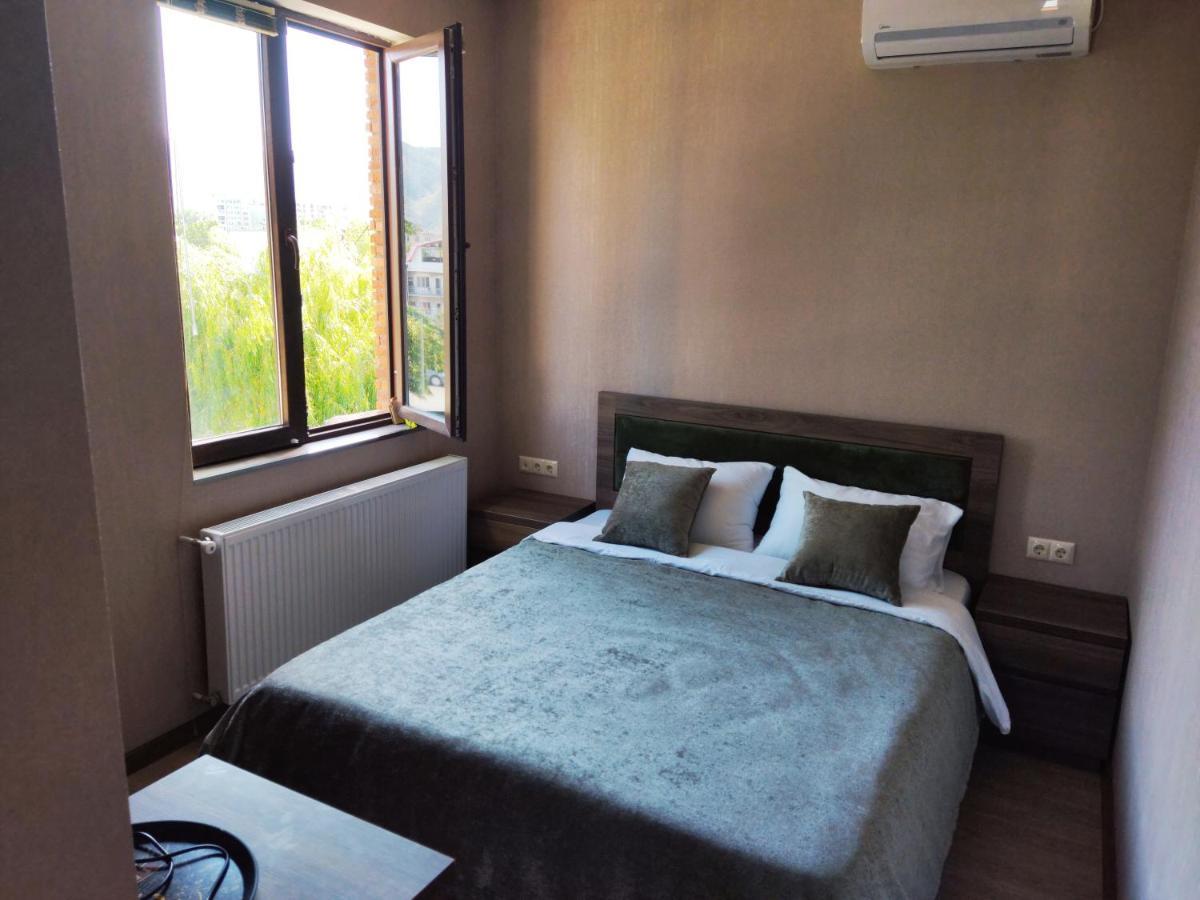 Guest House Spartak ティビリシ エクステリア 写真