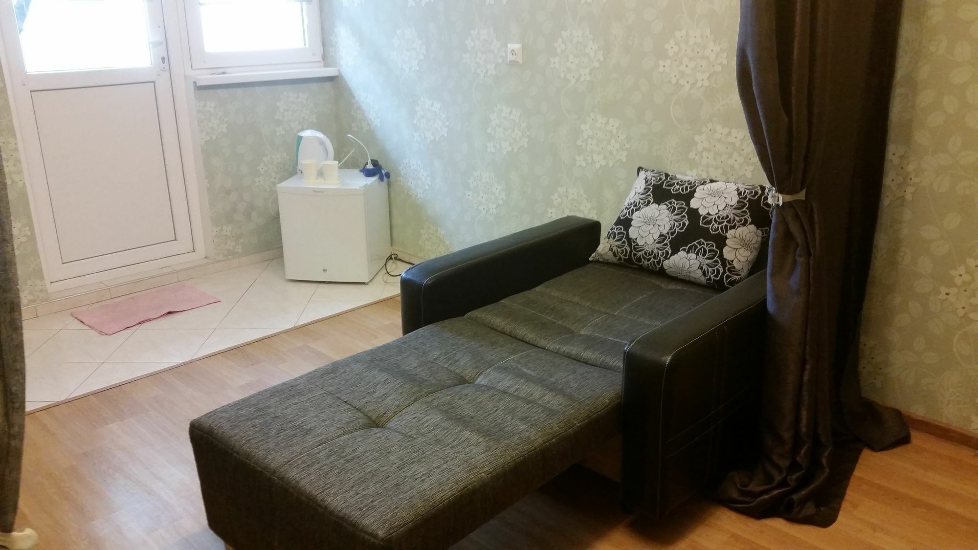 Guest House Spartak ティビリシ エクステリア 写真