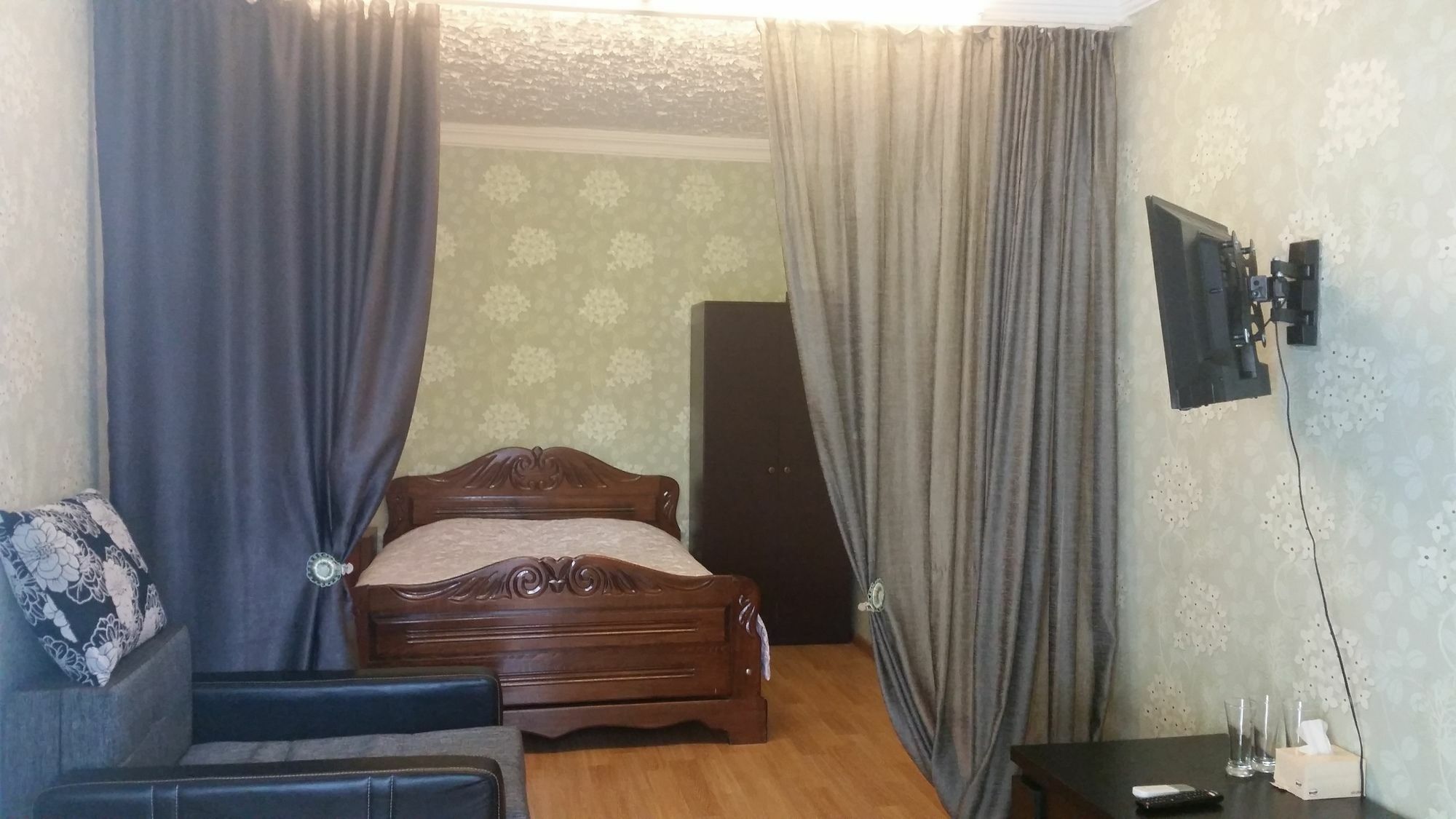 Guest House Spartak ティビリシ エクステリア 写真