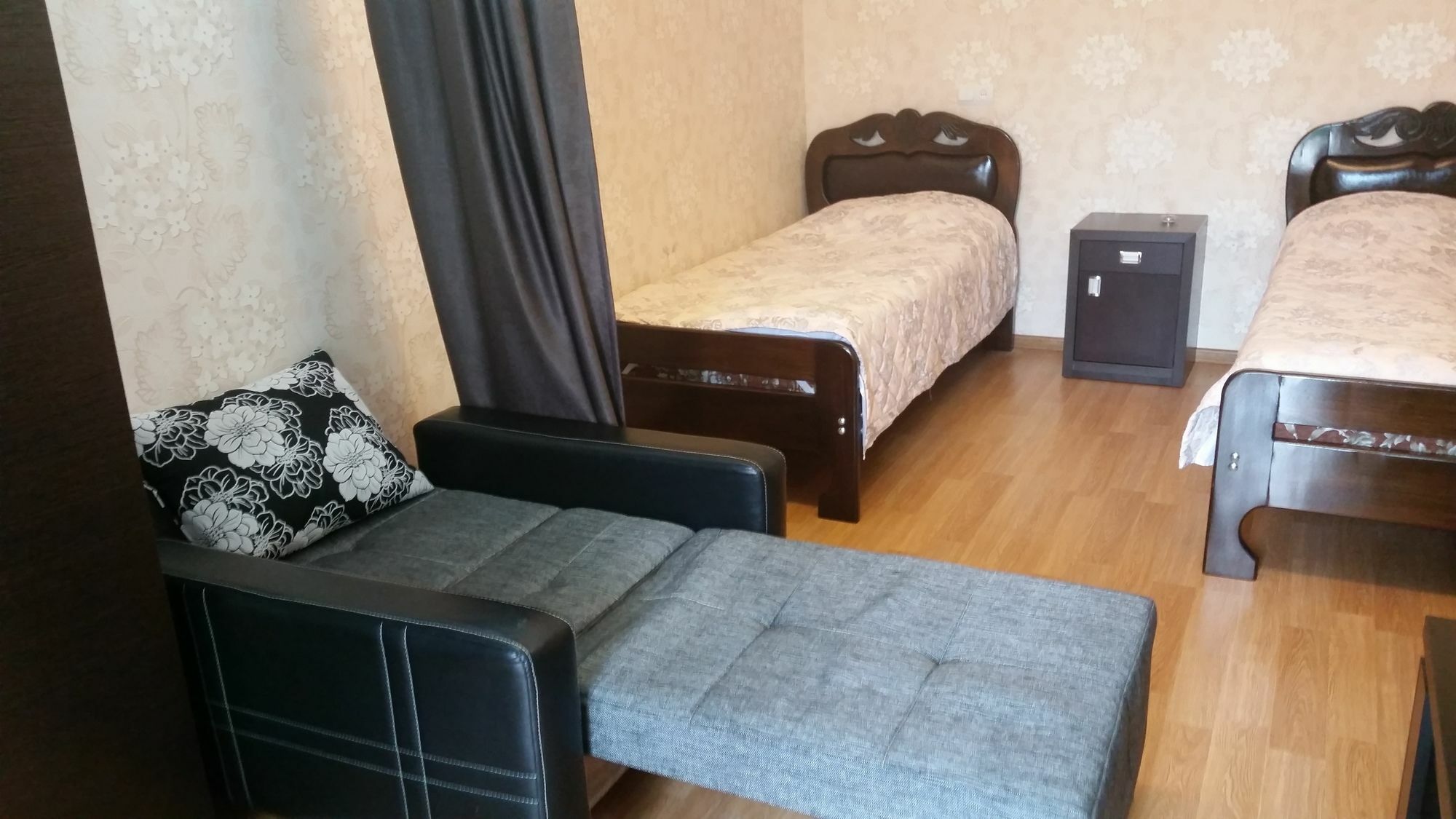 Guest House Spartak ティビリシ エクステリア 写真